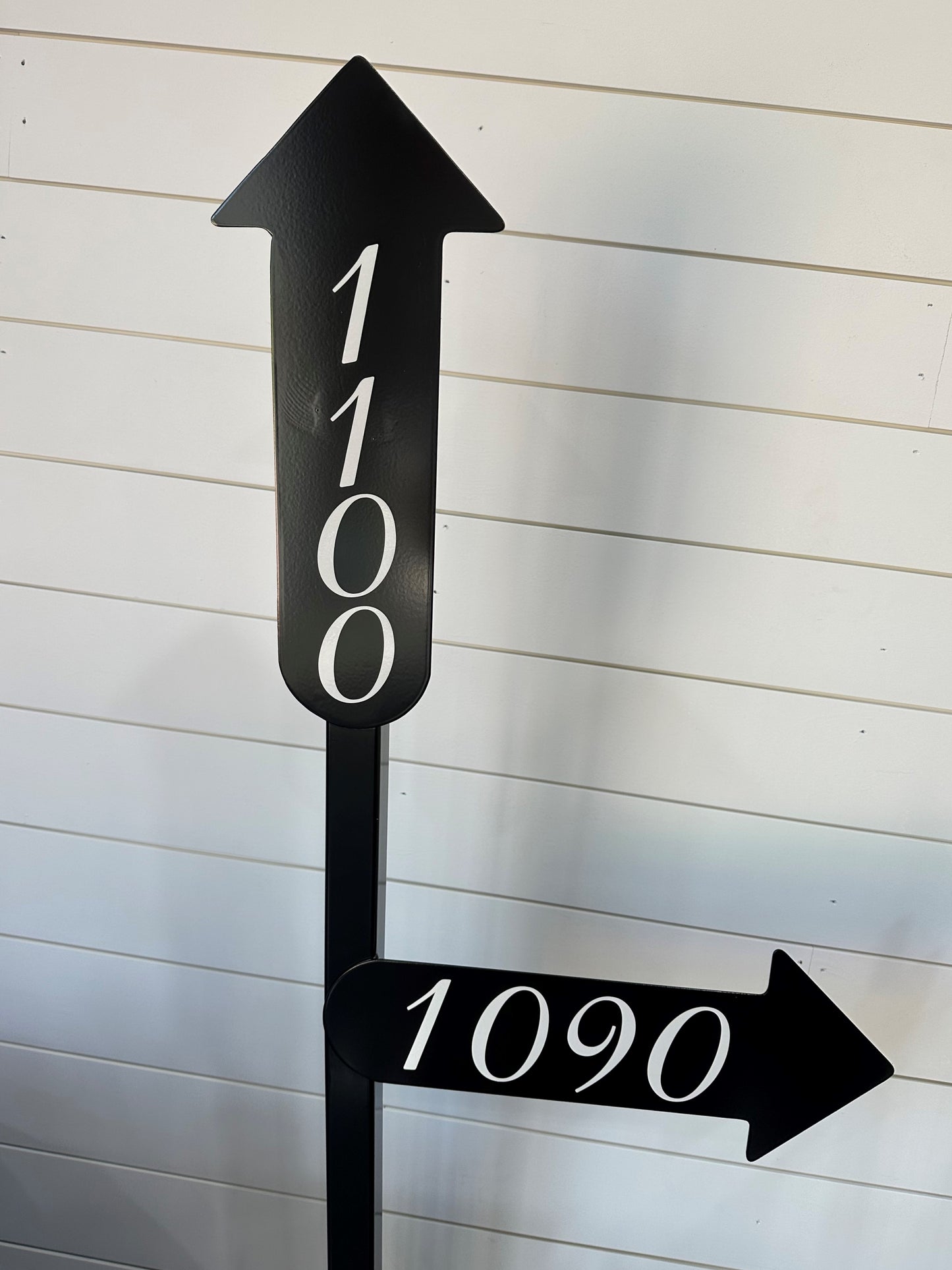 Address Sign with Arrows with Post- Choose your color.